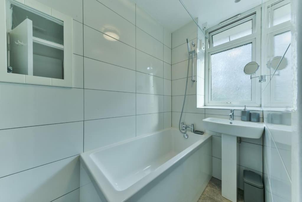 Nice Home In London, Central Peckham Экстерьер фото